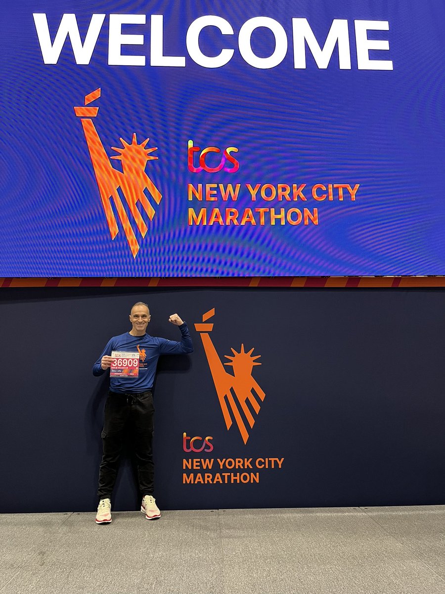Representing Australia 🇦🇺 such an absolute honour to march in this years @nycmarathon New York City Marathon 2023 PARADE OF NATIONS through Central Park - New York 🏃🏻‍♂️🇦🇺🇺🇸 #proudaustralian #newyorkcitymarathon2023 #running #geelong
