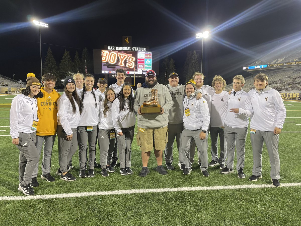 WyoFBEQ's tweet photo. What a GREAT group of students who give their all to help @wyo_football behind the scenes. They’ve killed it this year and it’s been a fun group. #KeptTheBoot #TeamBehindTheTeam #RideForTheBrand https://t.co/DVCm4cMbam