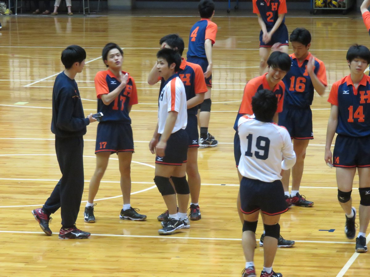 mktskyv's tweet image. 2015年から大学バレーで法政を応援するようになってそれ以来の1部復帰。ここまで長かった…！！すごく嬉しい。今までの先輩達の想いが引き継がれてる🥹今の4年生達、ありがとうございます🙏