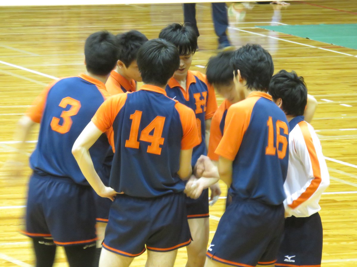 mktskyv's tweet image. 2015年から大学バレーで法政を応援するようになってそれ以来の1部復帰。ここまで長かった…！！すごく嬉しい。今までの先輩達の想いが引き継がれてる🥹今の4年生達、ありがとうございます🙏