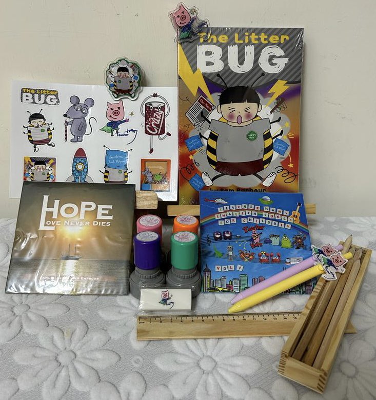 TeacherHamHQ's tweet photo. Teacher Ham X Atelier Soemi

Looking forward to next week’s Handmade Hong Kong Christmas Market on November 12th @ Discovery Bay 11am-6pm. 

Special Offer on The Litter Bug - $80 signed copy. 
+ NEW MERCH!!! ☺️🎉🍭🚀

Hope to see you there! 
https://t.co/d196Ii0weX https://t.co/NgyqsrKU1D