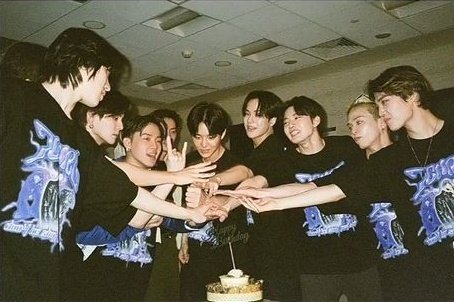 reallydyingtbh's tweet photo. qrt with your favorite teumily moments cause my boys have no one but each other https://t.co/FQg3MZP1Nt