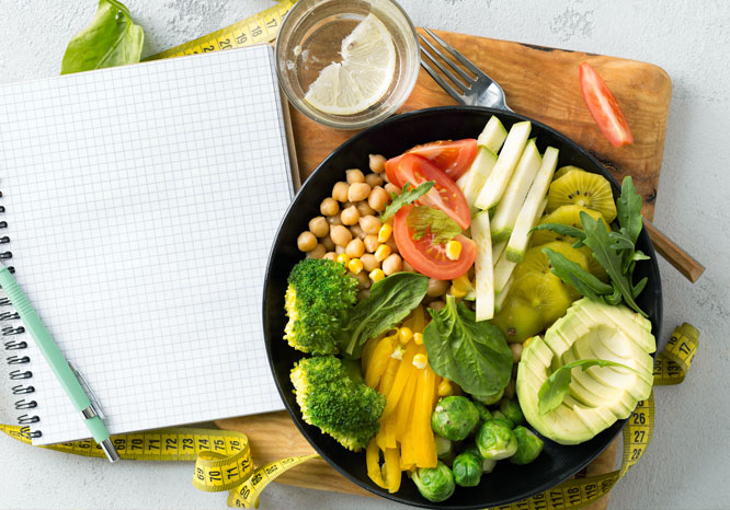 NutritionistKD's tweet image. #WeekendVibes
 #WeekendMeals

What's healthy to be taken for breakfast ? 
A Fruits &amp;amp; veggies
B Proteins
C Carbohydrates 
D Snacks only
E All kinds of tea
F Whole foods

Share your answers..