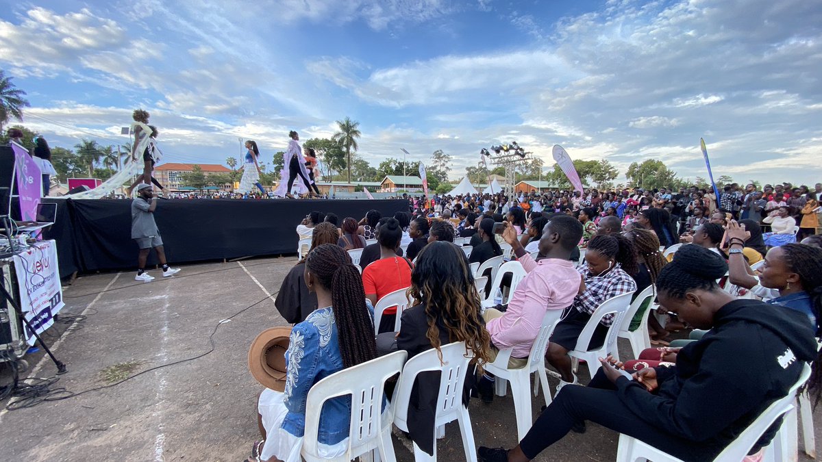 kabuniversity's tweet image. Our talented students from the Department of Applied Design and Fine Art showcased at the Kyambogo Annual Fashion Week!#KyambogoFashionWeek #AppliedDesign #FineArt