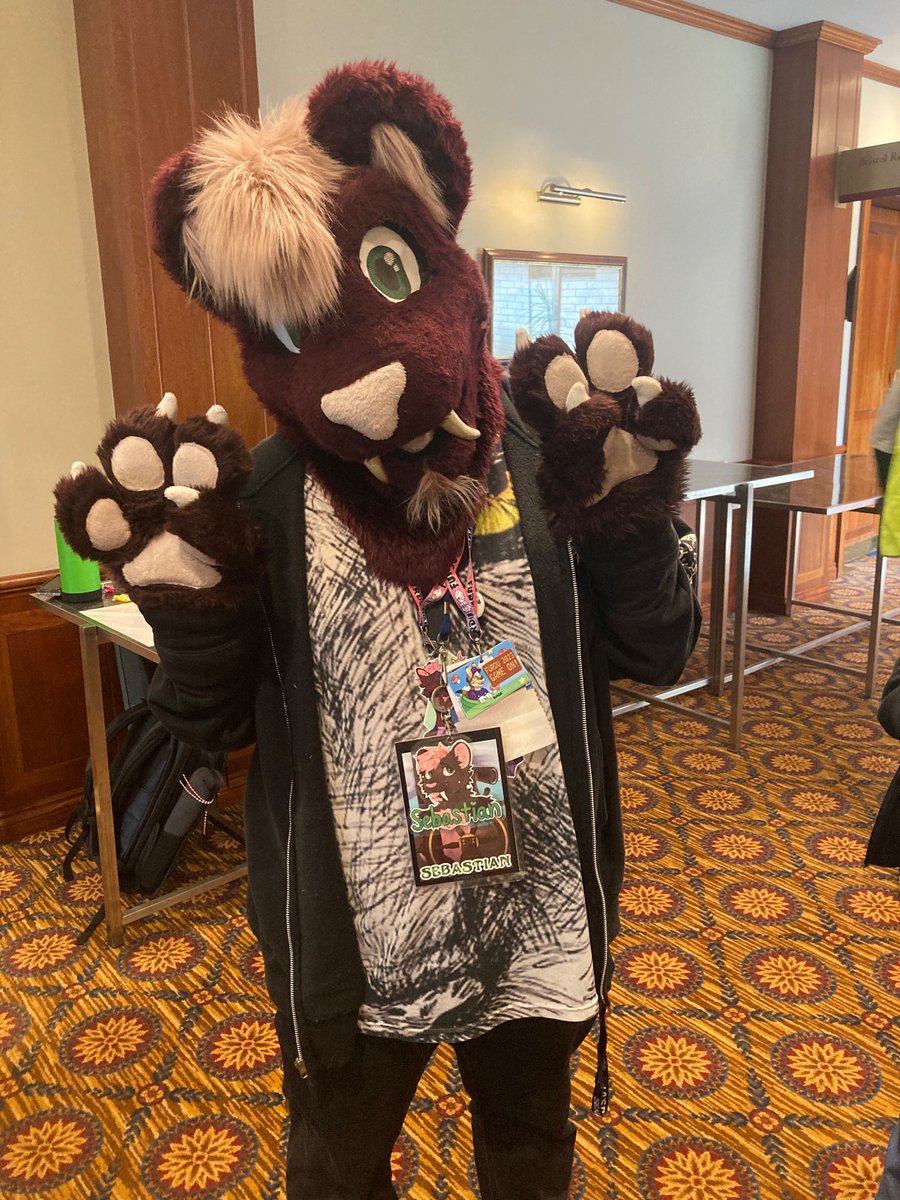 hthom32's tweet photo. Here photo Tail of Terror 2023 part 9

#TailsofTerror2 #fursuiter #furry https://t.co/At4aLzTaNT