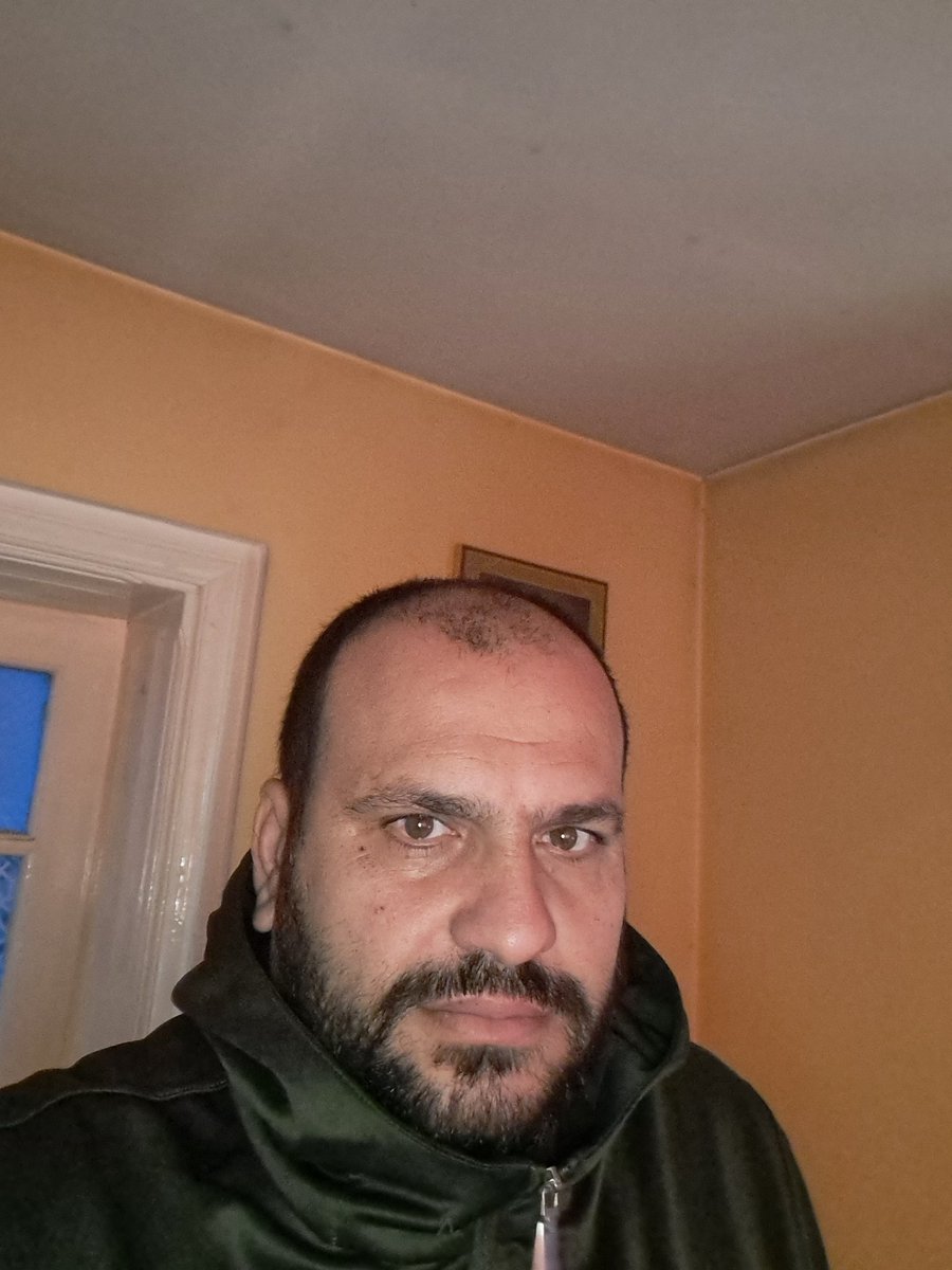 FloreaionP's tweet photo. Gata de muncă,voi mai stați? https://t.co/yfzpkF5W0F