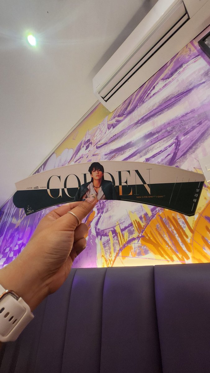 DocFloHPB's tweet image. #JungKook_GOLDEN streaming party @Purple7Cafe @jeonkookieee. Lez gooo!!!💜💜💜