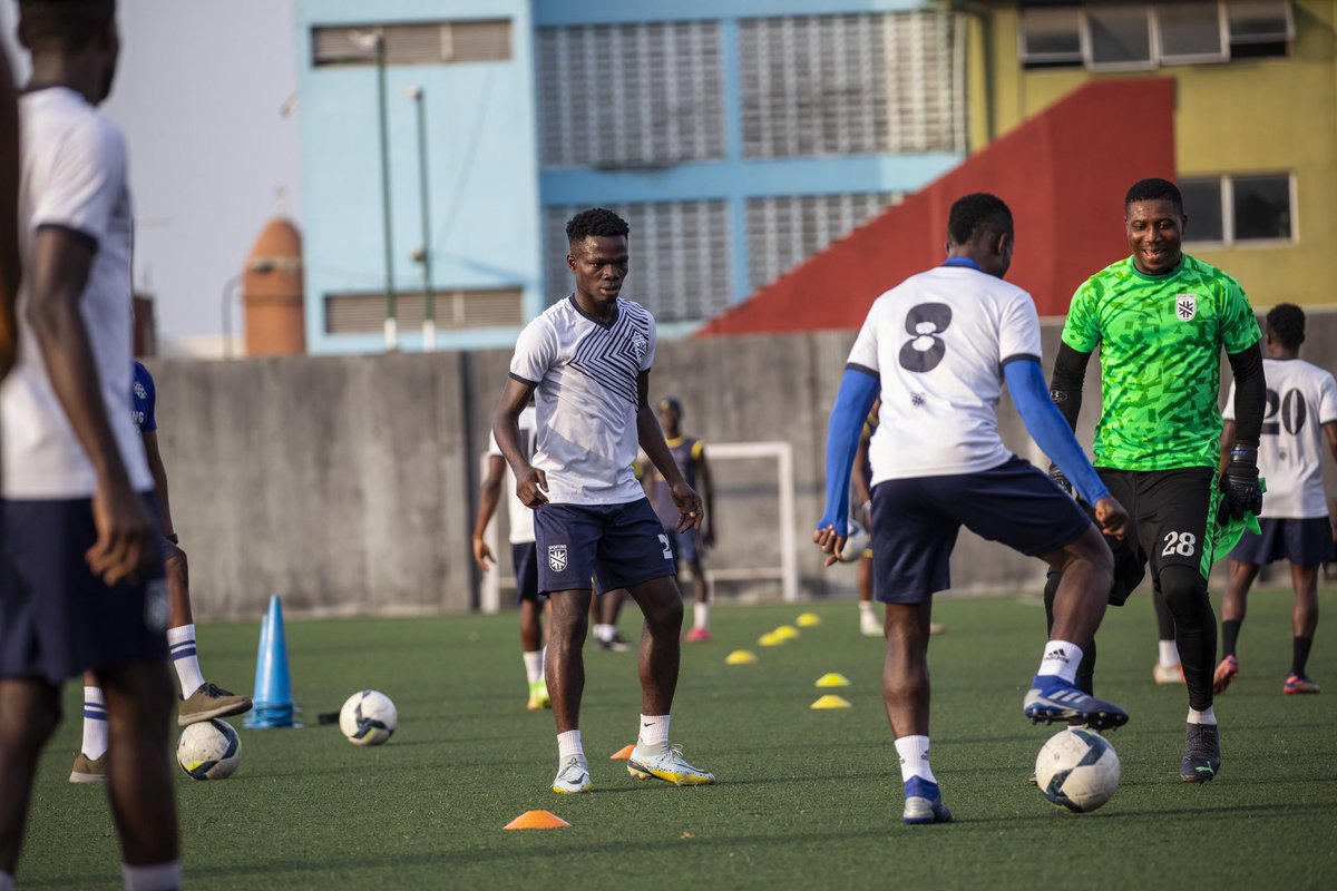 SportingLagos's tweet photo. Early morning grind with the boys 🏋🏾🌞

📸Enjoy these shots from the training ground.

#LetsGoSporting #ThisisSporting https://t.co/tXxyfsZoeD