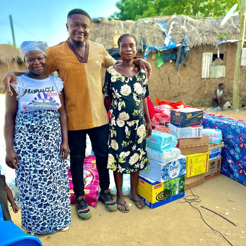 GodwinAsediba's tweet photo. Relief efforts have brought hope to some pregnant women in the Volta Region affected by the Akosombo Dam spillage. They received essential items, and two women from my story safely delivered babies after a challenging journey. #3foundation #journeywithasediba https://t.co/z0piqTG9CG