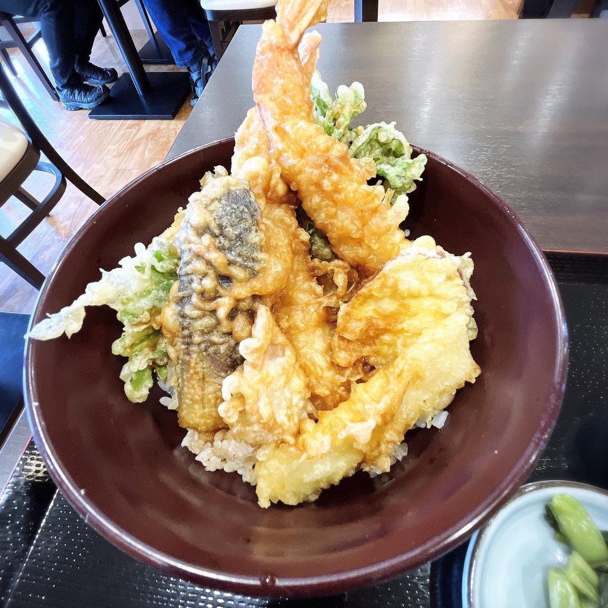 shun_S4RS's tweet photo. 連休の中日に奥様が仕事入れたので
仕方なく暇つぶしに石巻へ
#ホエールランド で天丼
#コバルトライン 走って脚プルプルになったので帰宅
#宮城バイク乗り
#ドゥカティ #ドゥカティモンスター #テスタストレッタ #S4RS
#DucatiMonster #testastretta https://t.co/Blp4PS26Fp