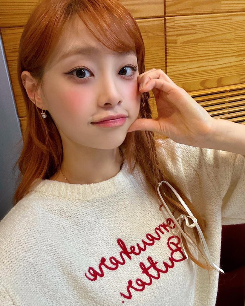 chuu pics tweet media