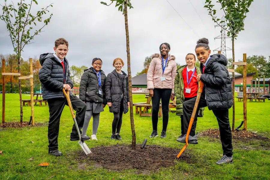 125,000 trees have been planted by Manchester Council since 2005 including creating 125 community orchards 

The city’s 10-year Tree Action Plan will be reviewed on November 9th with possibly 64,000 more trees approved for planting. 

ilovemanchester.com/growing-a-gree…