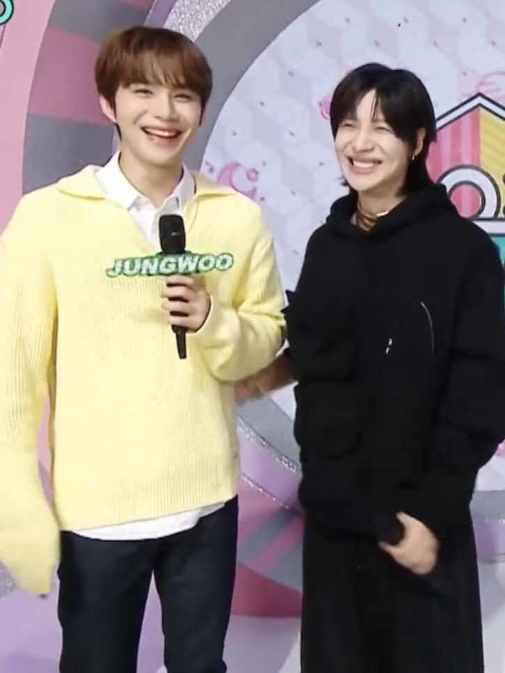 JAEWOOLOOKS's tweet photo. cheese boy meets baby cheese 😭🧀 https://t.co/6yM8ro7Zz3