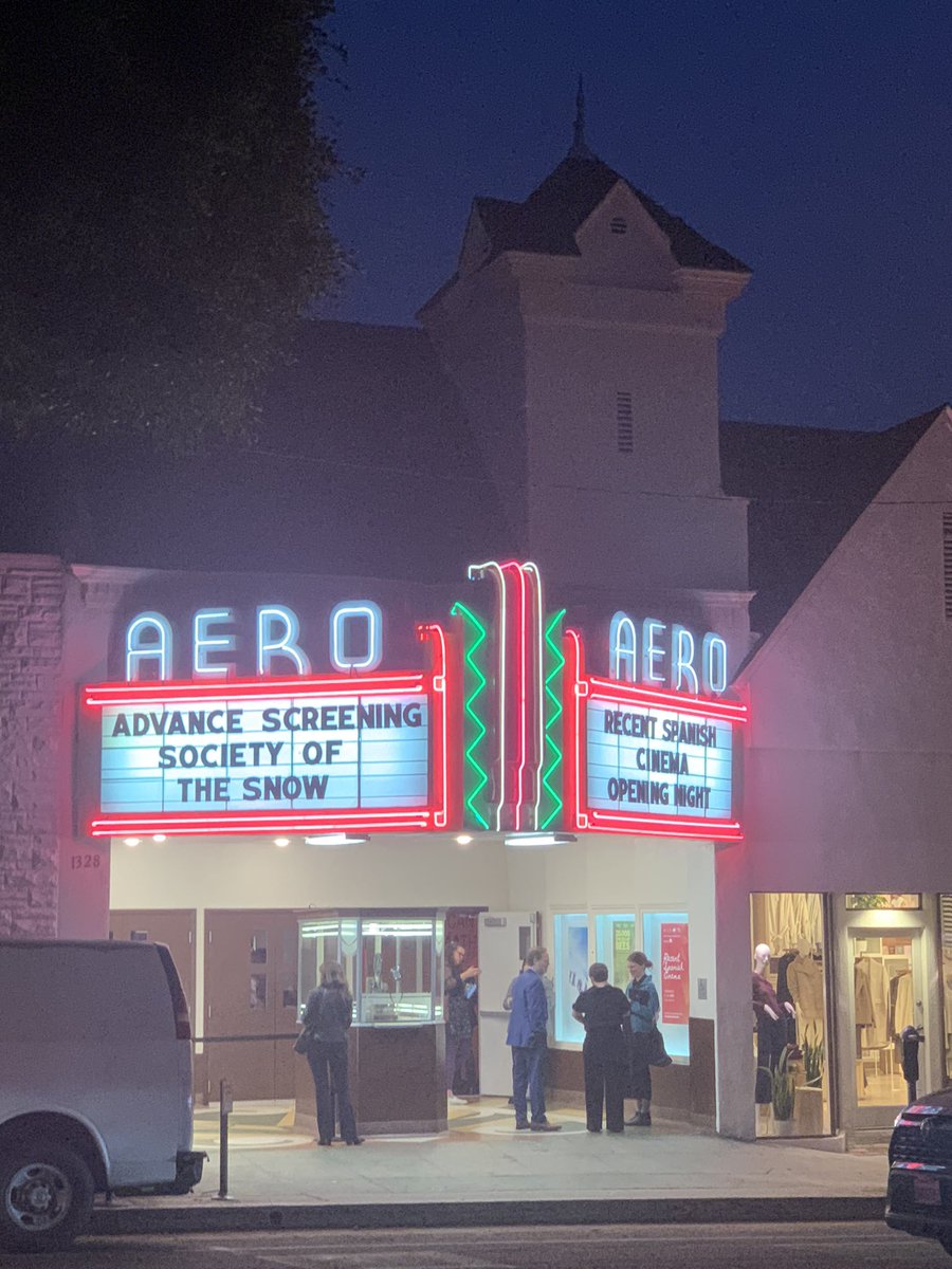 Pre-Estreno de #societyofsnow en Santa Monica de JA Bayona. Recent Spanish Cinema .<a href="/egeda/">Egeda Digital</a> <a href="/fundacionsgae/">PAlHl</a> @icex planazoooo !!! 🍿📽️✈️