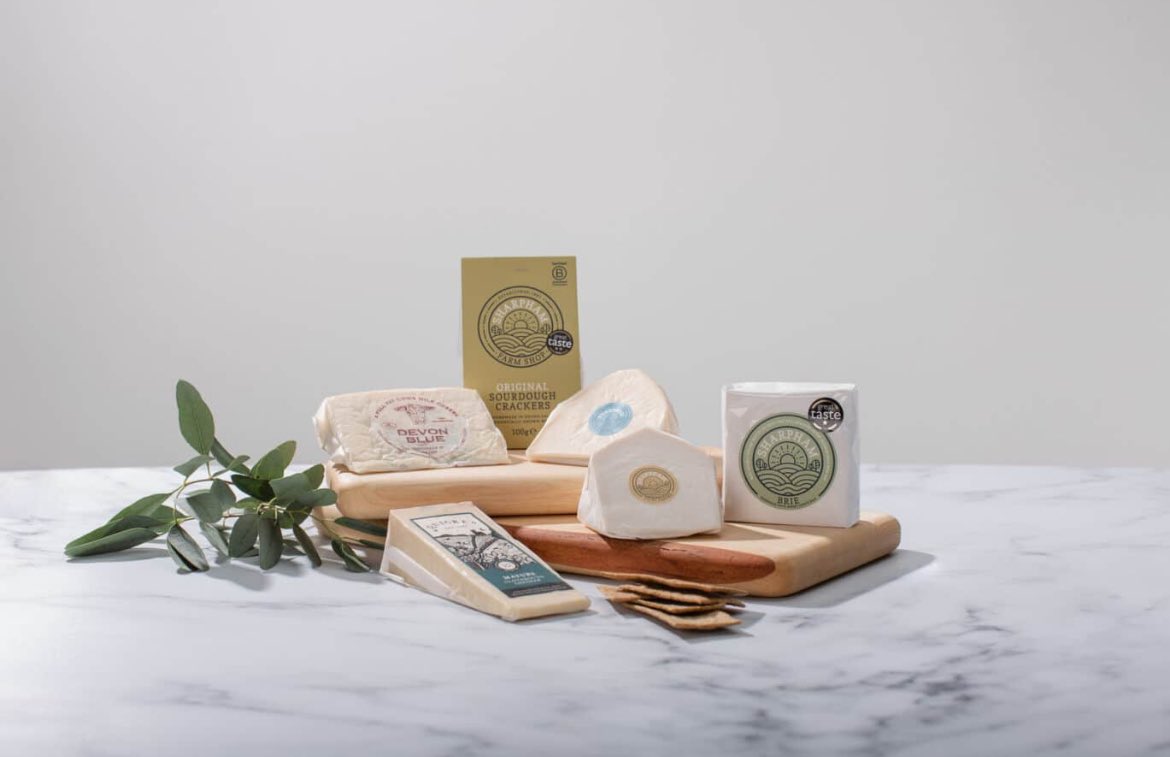 HAMPERS | Our smaller, curated selections of #Devon cheese and wine make lovely gifts. Choose from…

🎄Essential Devon Cheeseboard £30
🎄Dart Valley Cheese &amp; Wine Selection £40
🎄The Classics by Sharpham £25

Add in extra chutney, olives &amp; charcuterie…

sharphamcheese.co.uk/shop/