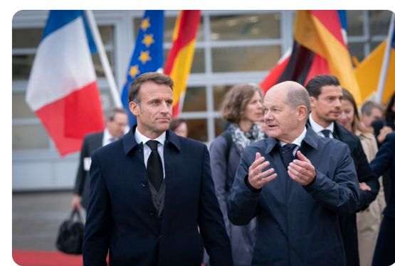 lyrcla_claudia's tweet image. "Guarda e impara "#DVCIA 
Non "guarda e fatti sgamare "nella tua
#SCARSITÀ