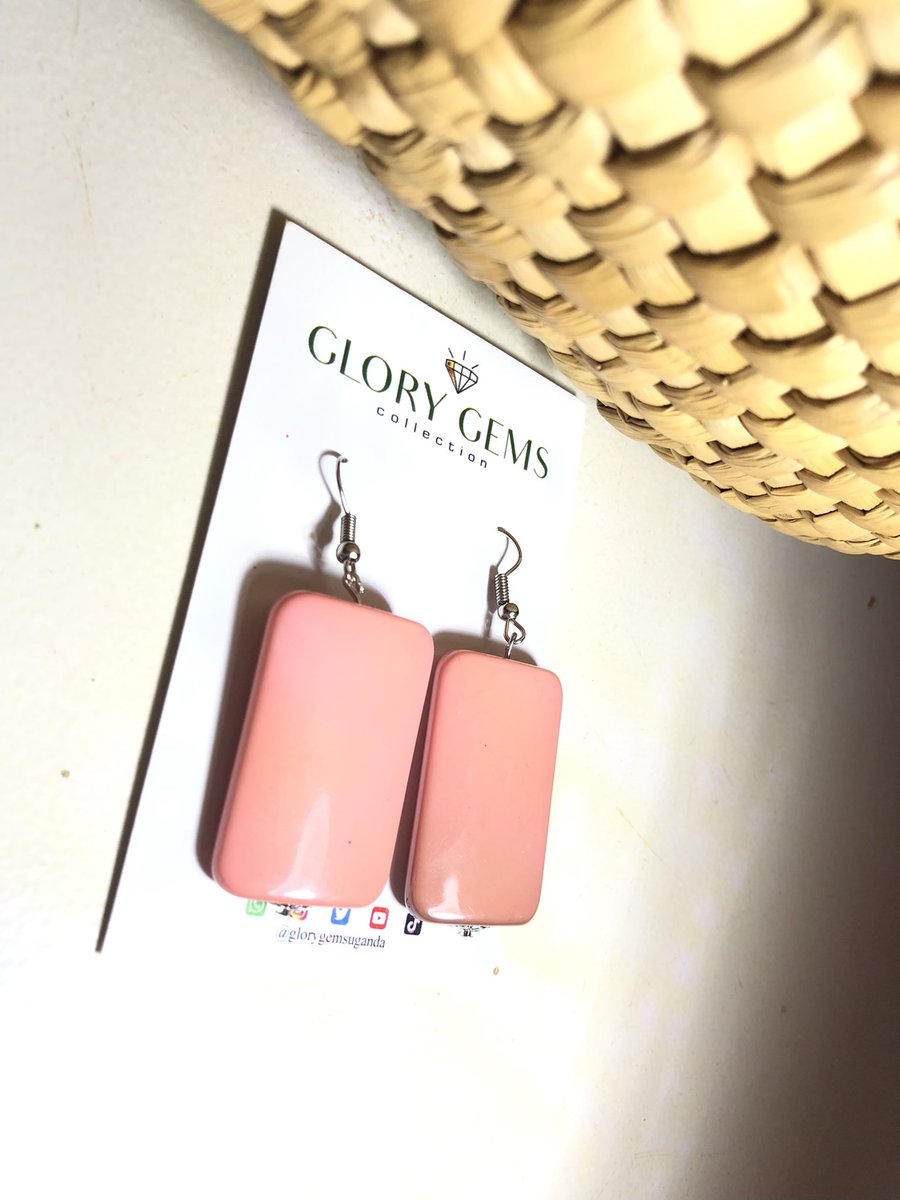 We are IN LOVE or quite OBSESSED✨ 😍

/:Our new designs are available now in off white, mustard yellow, blue, maroon, pink, peach, orange, lemon green &amp; purple🙌🏾

Price: 12,000 Ugx per pair &amp; 20,000Ugx for 2 pairs | DM or WhatsApp link in bio to place orders. 

#newdesigns✨