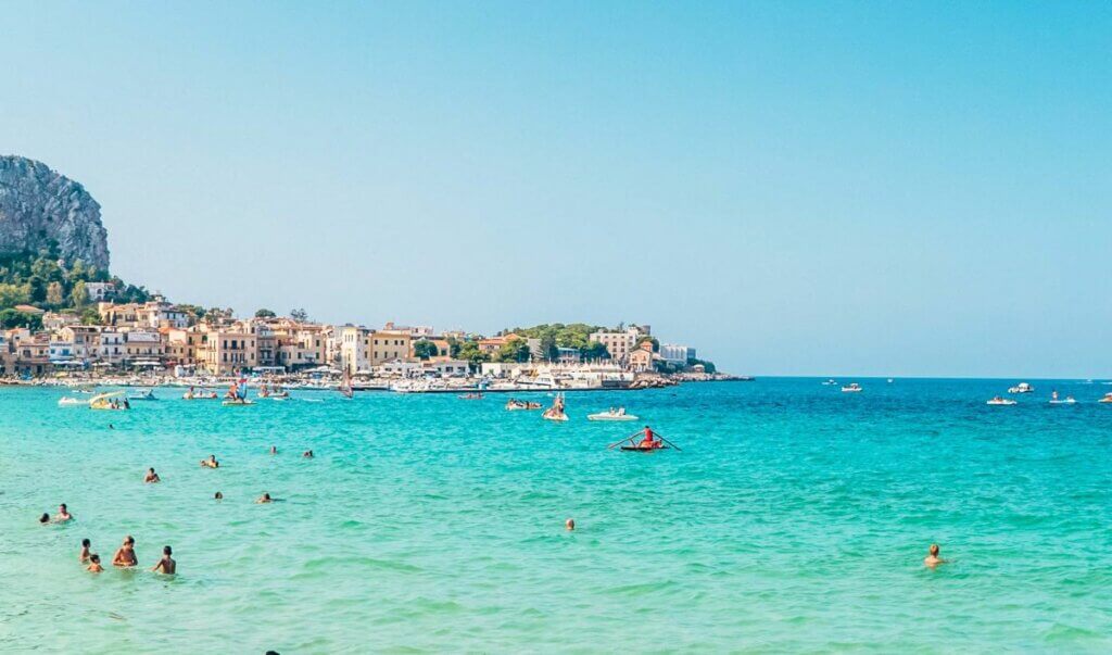 italievoyage's tweet photo. Les plages de Palerme : découvrez les 10 plus belles merveilles du littoral italien !https://t.co/U3F3Qbmlta
#palerme #italie #beach #travel https://t.co/PSoiYYEggI