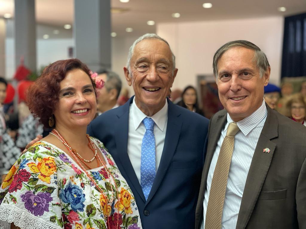 En el bazar diplomático con el presidente Marcelo Rebelo de Sousa