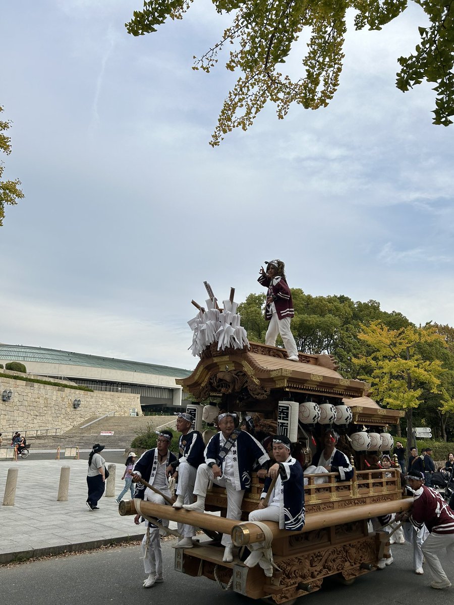 d__pix's tweet photo. 地車in大阪城2023
内代・今津・地継會・寛弘寺 https://t.co/ry5KZn2rnG