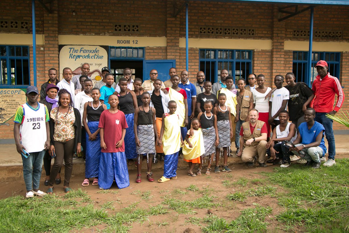 PlanRwanda's tweet photo. The team, with partners, conducted a field visit to various initiatives implemented in the district under the Sweden-funded @Sida - CIVSAM Project, incl. youth centers, ECD, children rights clubs, youth in vocational skills &amp; youth champions &amp; peer educators  empowered on SRHR. https://t.co/qYnuiq5tZX