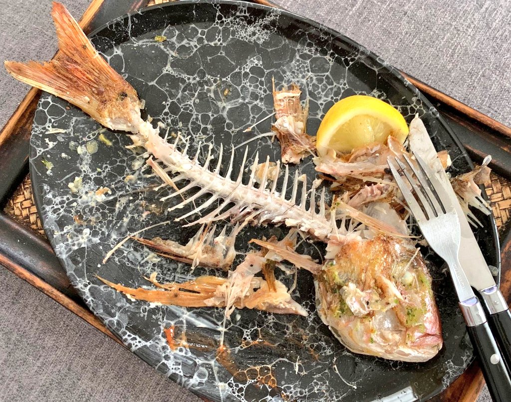 VickiTreadell's tweet photo. Lunch... my take "away" - a healthy version of #FishAndChips from a local #chippery.
Fish on the bone. https://t.co/FFJQYsXJnJ