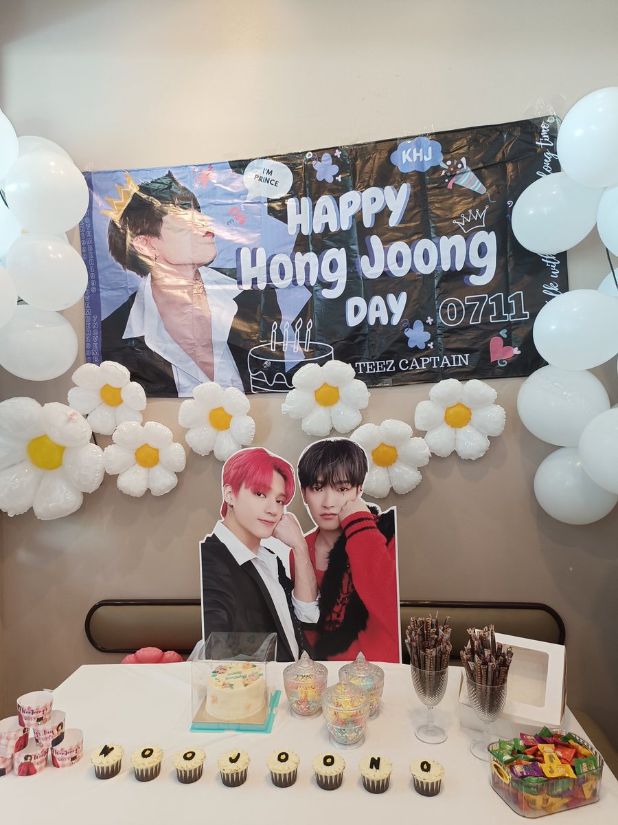 AZ167_PSH034's tweet photo. Celebrating KimHongJoong, JungWooYoung birthday.. November boy, TOPAZ , last event for year 2023 for cupsleeve
#cafedatewithWooJoong
#MyTiny #에이티즈 #우영 #홍중
Am hoping for next year for Yunho and Seonghwa together mybe end of March..? https://t.co/LiDbfClL2S