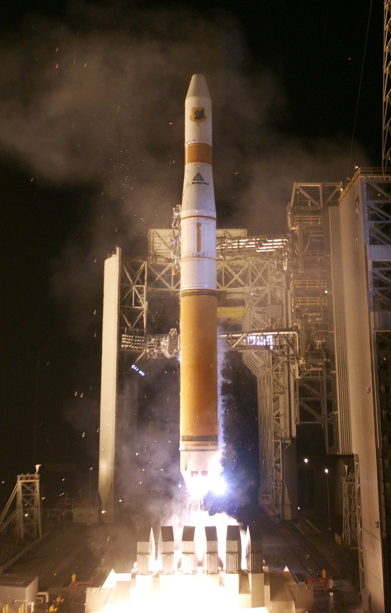 billmeco's tweet image. #OTD 17 years ago a Delta IV #launched #DMSP #F17 First Delta IV launch into a LEO/SSO, last flight of Delta IV Medium. The Defense Meteorological Satellite Program (DMSP) #SLC6
