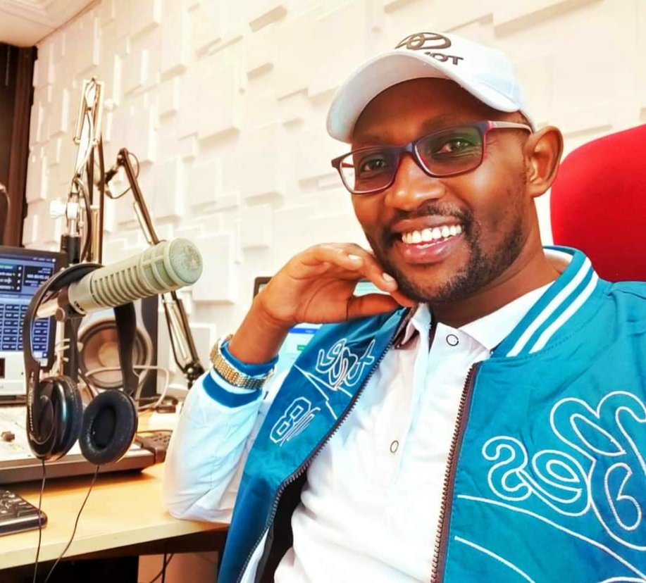 Gitahi wa Nguyo-Tash (@nguyo_simon) on Twitter photo It's #TopNdumo na Gitahi wa Nguyo-Anko Tash! Wiku wiku! TunatesaAnga proper! <a href="/GukenaFMKenya/">Gukena FM Kenya</a> It's #TopNdumo na Gitahi wa Nguyo-Anko Tash! Wiku wiku! TunatesaAnga proper! <a href="/GukenaFMKenya/">Gukena FM Kenya</a>