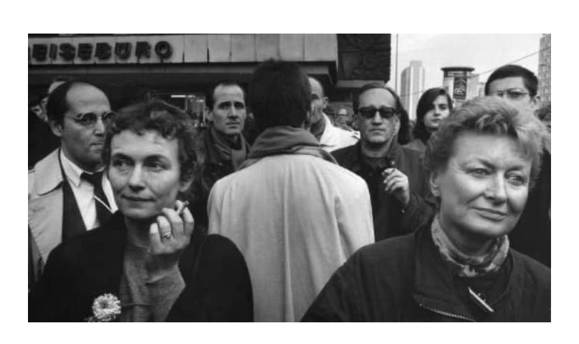 Am 4. November 1989 auf dem Berliner Alexanderplatz. Eines der schönsten des an schönen Bildern wahrlich nicht armen Jahres.