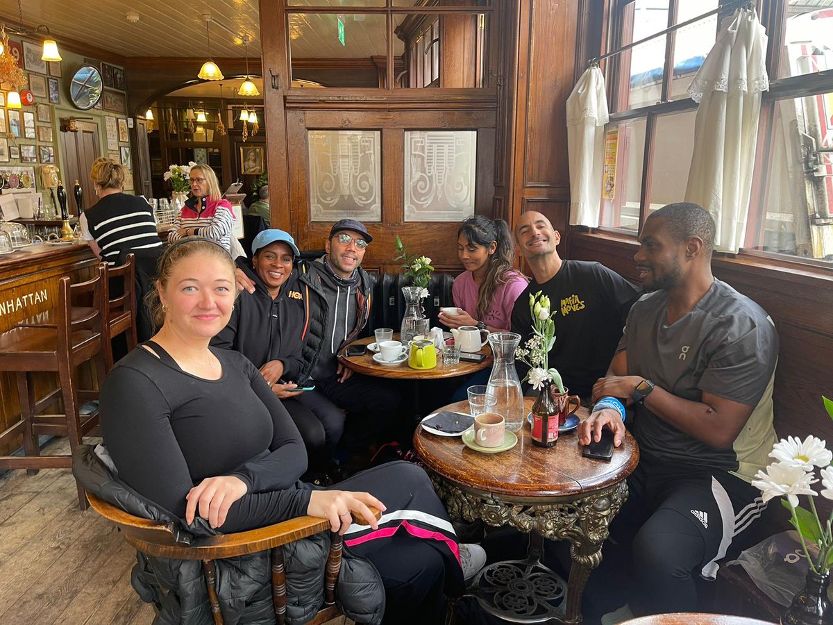 AshleyBurton_13's tweet image. Morning run to celebrate the opening of the new On Running store in Spitalfields. 5K around Shoreditch. The runners showed up in the cold and rain with the tunes blaring out. ‘Won’ a 🧢 and hot chocolate afterwards with T&amp;amp;C. #morningrun #onrunning #Cloudrunning #Trackandcore 🏃🏾‍♂️