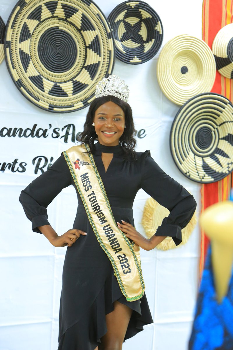 ugandauncovered's tweet photo. We were honored to have the presence of Miss Tourism Uganda 2023, Ms. Nabukonde Kiyayi Ruokaya and Miss Conservation Northern Uganda, Amono Linda Immaculate, from the @misstourismUga Fraternity.

Our gratitude to them! 🙏

#PhotoExhibition2023
#TravelWritingCompetition2023 https://t.co/rbKeI4pYPN