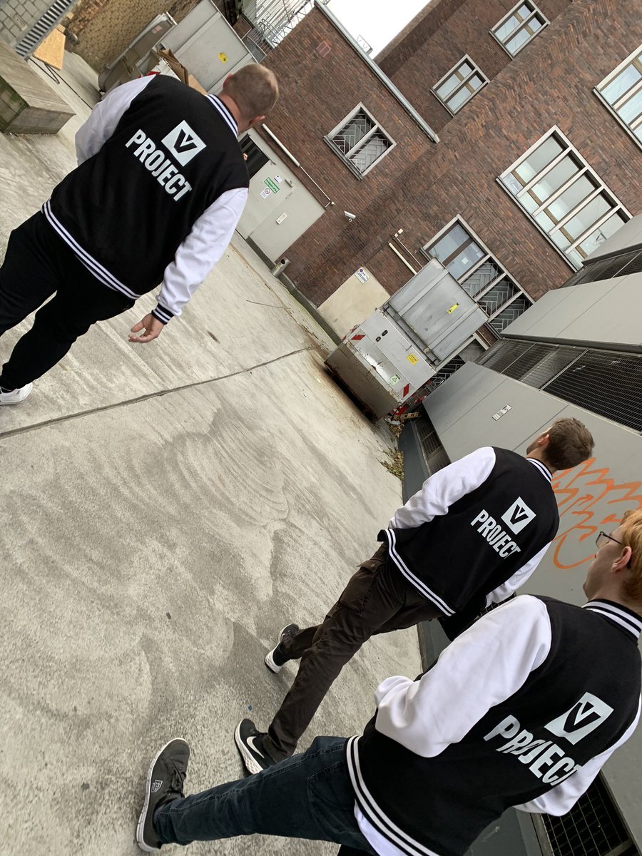 Die <a href="/projectvgg/">PROJECT V</a> admins sind da, hinsetzen leute 😎