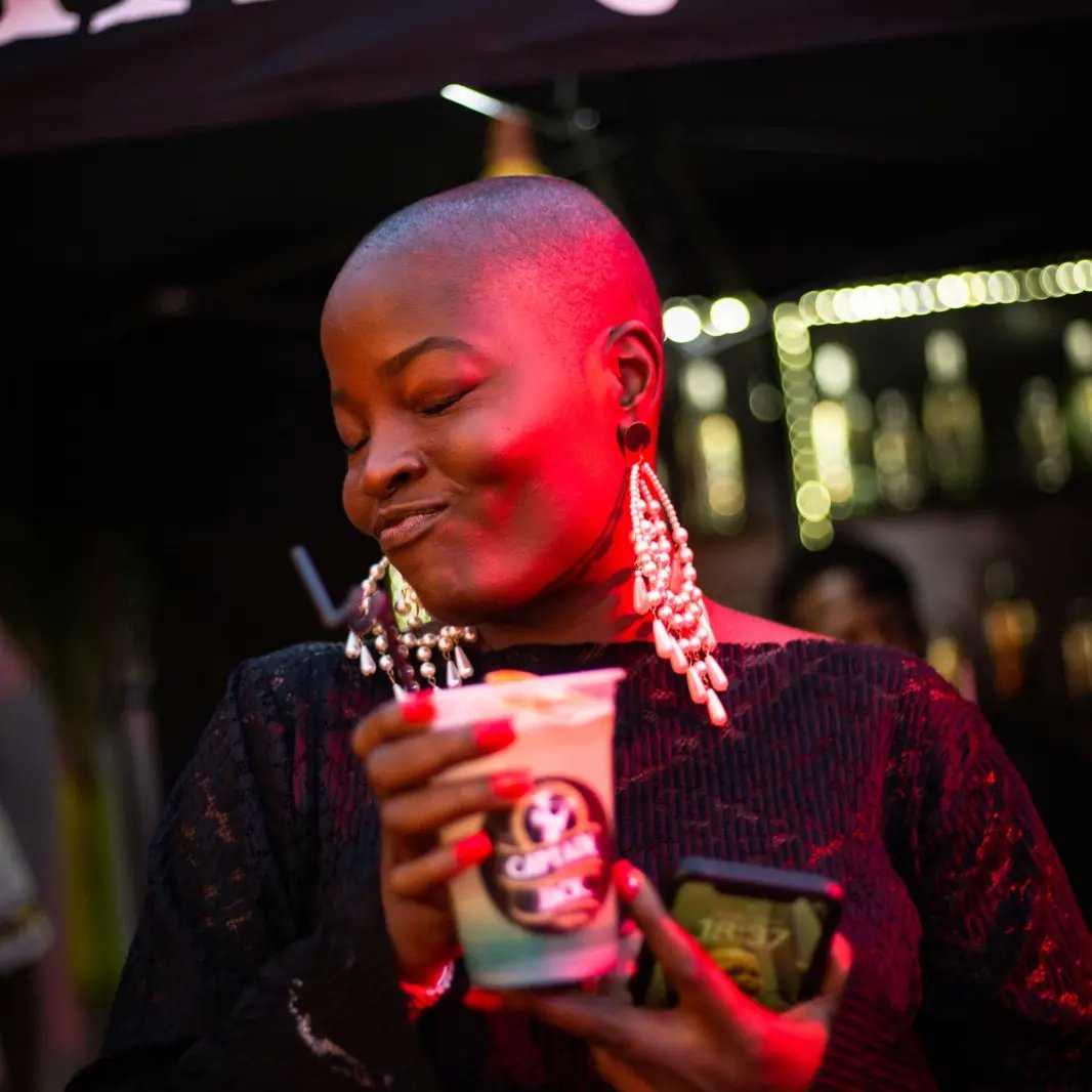 captainjackrum's tweet photo. Embrace the weekend breeze and savor the moments with Captain Jack Rum! 🍹 #captainjackrum_official #rum #rumspirit #madeinnigeria
#drinks #drinkideas #cocktailsideas #drinkoftheday #lagoscocktail https://t.co/ya0EcPzzu6