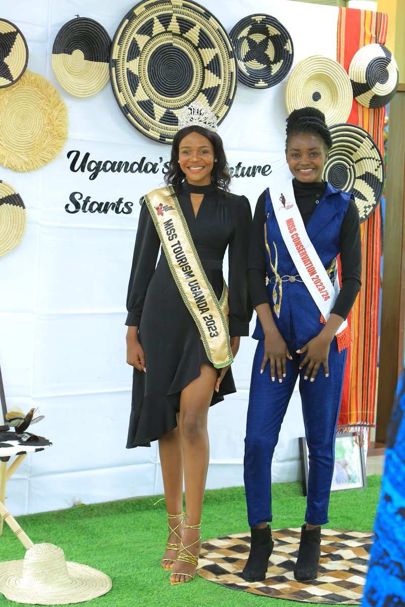 ugandauncovered's tweet photo. We were honored to have the presence of Miss Tourism Uganda 2023, Ms. Nabukonde Kiyayi Ruokaya and Miss Conservation Northern Uganda, Amono Linda Immaculate, from the @misstourismUga Fraternity.

Our gratitude to them! 🙏

#PhotoExhibition2023
#TravelWritingCompetition2023 https://t.co/rbKeI4pYPN