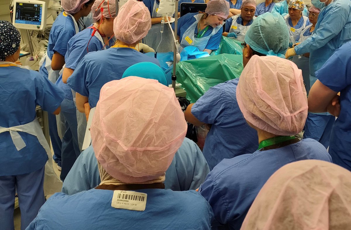 Multidisciplinary training at NMH today on Postpartum Haemorrhage as part of #PPHQII. Simulation in theatre with 40+ staff 🙌 Obstetrics, anaesthesia, midwifery, nursing, haematology, scribe, porters, real time phone calls &amp; post-simulation discussion.
