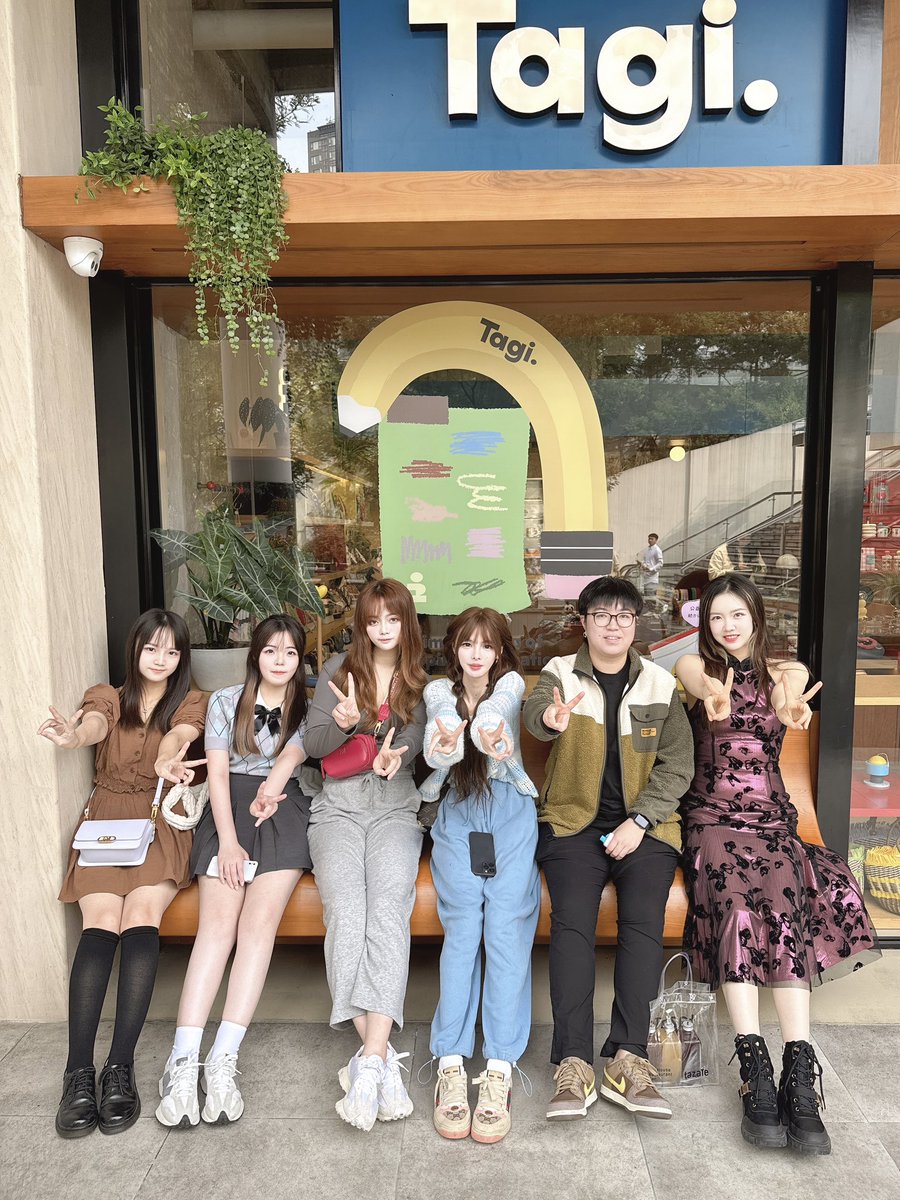Wawa_Lee0611's tweet photo. EDGs ❤️
四川打卡
#EDGs #EDG https://t.co/kkzxc9LFPo
