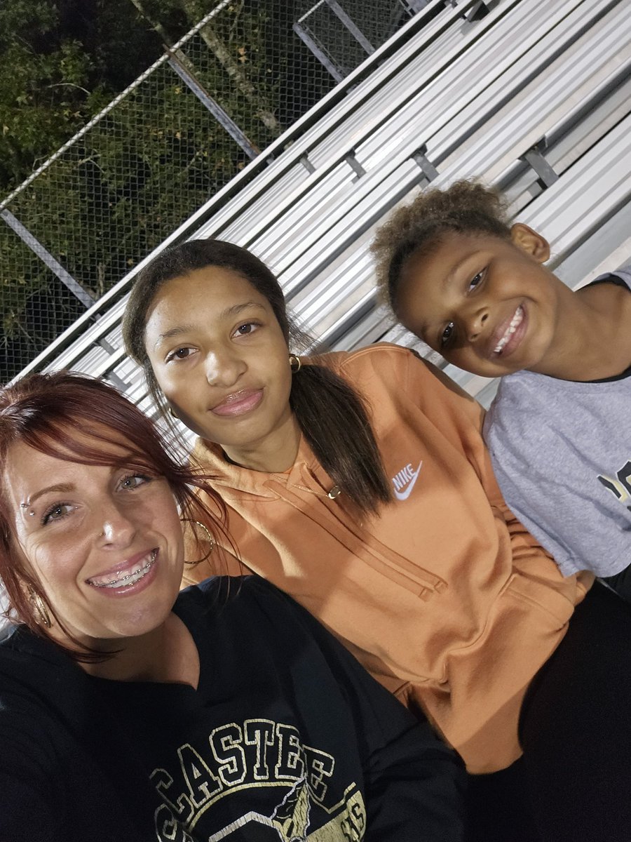 Georgiepiesix's tweet photo. My momma heart is feeling it...last high-school football game with one of my boys playing on the field. It was a great game, despite the score
#OnceABrave @PrestonMay2024 https://t.co/VM3y9gGkl6