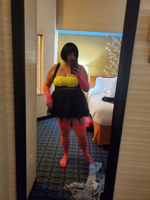 Day 1 at @EXXXOTICA was great (rocked my neon and black look in the pic). . . Bring on day 2 and my fluffy<a class="tags" target="_blank" title="On Twitter" href="/?out=eyJ0eXAiOiJKV1QiLCJhbGciOiJIUzUxMiJ9.eyJpYXQiOjE3MjQ5MjM5NTIsImlzcyI6InR3cG9ybnN0YXJzLmNvbSIsIm5iZiI6MTcyNDkyMzk1MiwiZXhwIjoxNzU2NDU5OTUyLCJyZWRpcmVjdF91cmwiOiJodHRwczovL3R3aXR0ZXIuY29tL0VYWFhPVElDQSJ9.x5juiQOCmaoWGfhMXw1JERt6Om72sFbAG2Xl3zo4WSpcwIXY6GQRX0FAxqPu7G0DX7vSNWtlmrEPzFqjrnUx9Q">@EXXXOTICA</a><a href="/tag/exxxotica"class="tags"><span>#exxxotica</span></a><a href="/tag/exxxoticanj"class="tags"><span>#exxxoticanj</span></a>