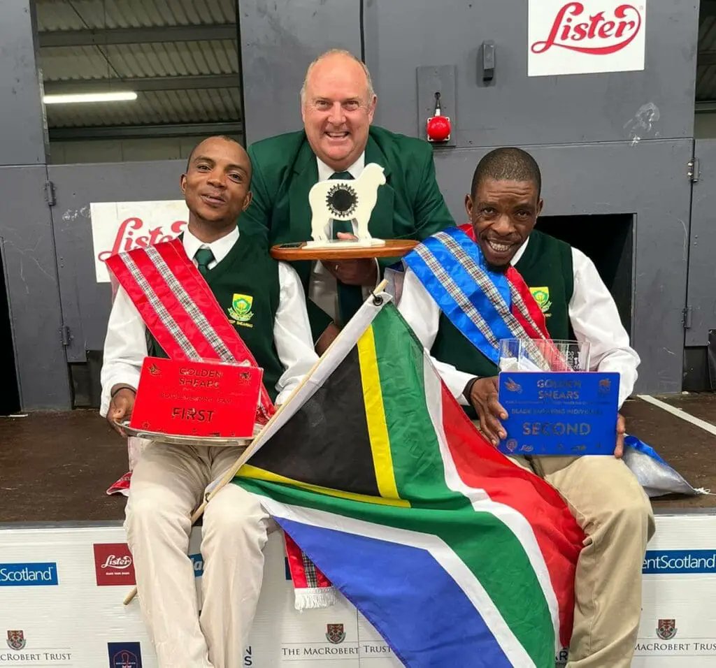 KasiEconomy's tweet photo. South African  Blade shearers, Zwelamakhosi Mbuweni and Bonile Rabela beat New Zealand, at the 2023 World Sheep Shearing Championships. https://t.co/bBZTkda2PY