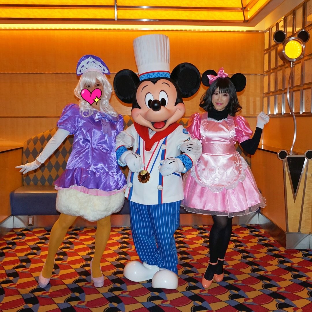シェフミデイジー仮装のお友達と シェフミミニー仮装の私で #シェフ