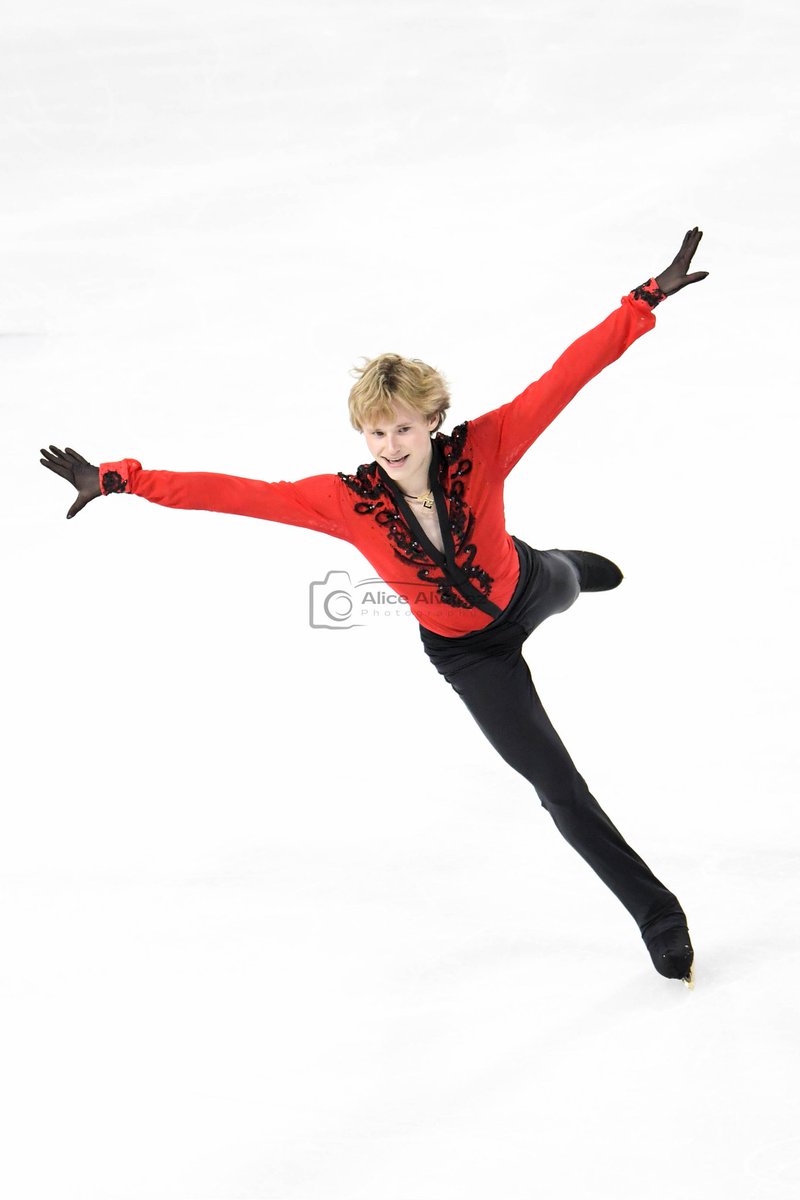 SKateInfoGlace's tweet photo. #MenSP at #GPFigure Angers 2023 🇨🇵 #iliamalinin #adamsiaohimfa #yumakagiyama https://t.co/EaFOt3rdAq