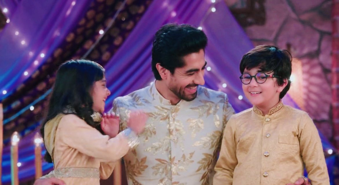 The kids were well cast  & 
 the only exciting part of the leap after HCs portrayal of #AbhimanyuBirla’s grief. Their camaraderie was effortless & endearing❤️‍🩹

SHREYANSH ACED AS ABHIR

HERA SHINES AS RUHI 

#AbhirBirla #RuhiBirla #HarshadChopda #ShreyanshKaurav #HeraMishra #yrkkh