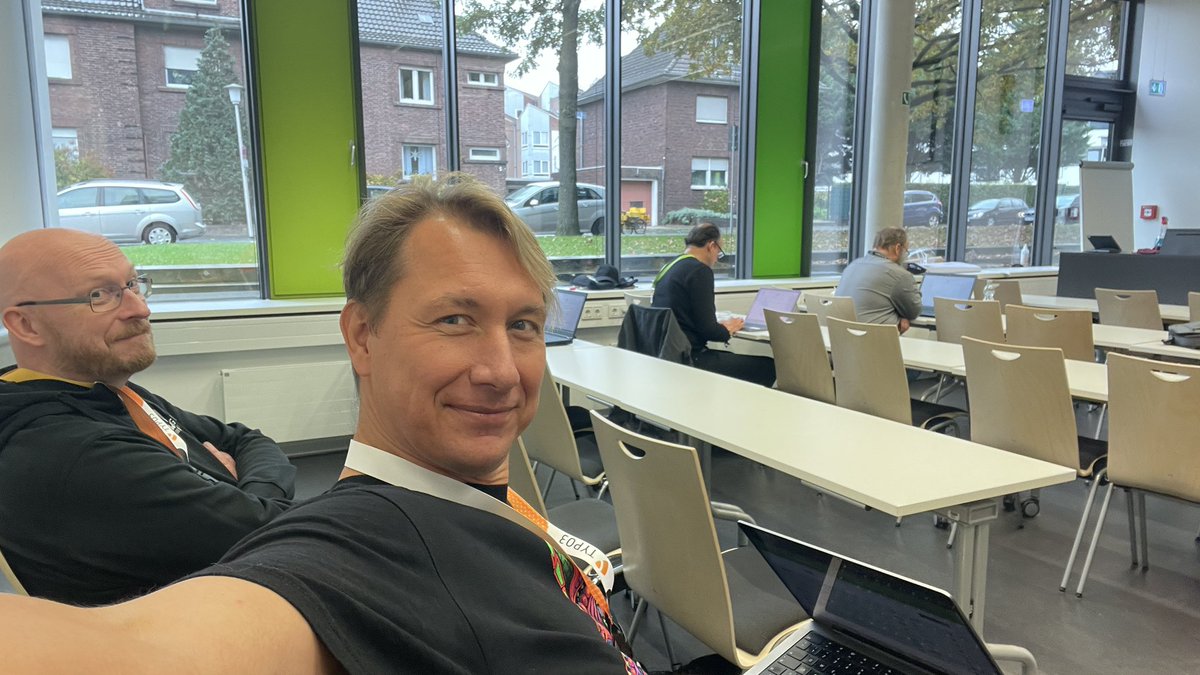 #typo3 #certification preparation and start… 🍀 to all participants at #t3crr to become typo3 certified editor / integrator / developer / consultant <a href="/T3CRR/">TYPO3camp RheinRuhr</a> @TYPO3Education