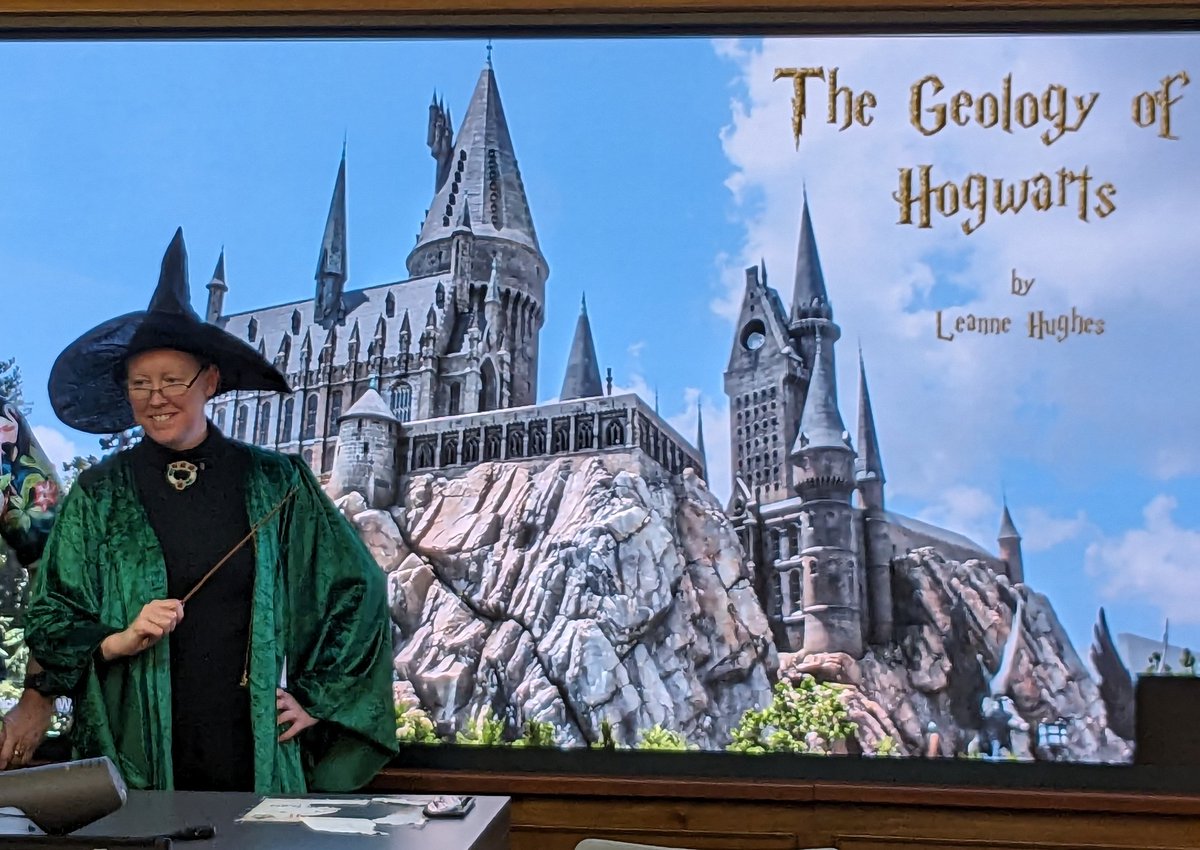 GeolAssoc's tweet photo. We're all having a great time at the @GeolAssoc &amp; @rockwatchclub #festivalofgeology

@Leannes_space is all set to tell us about the Geology of Hogwarts! https://t.co/OboVPJYUED