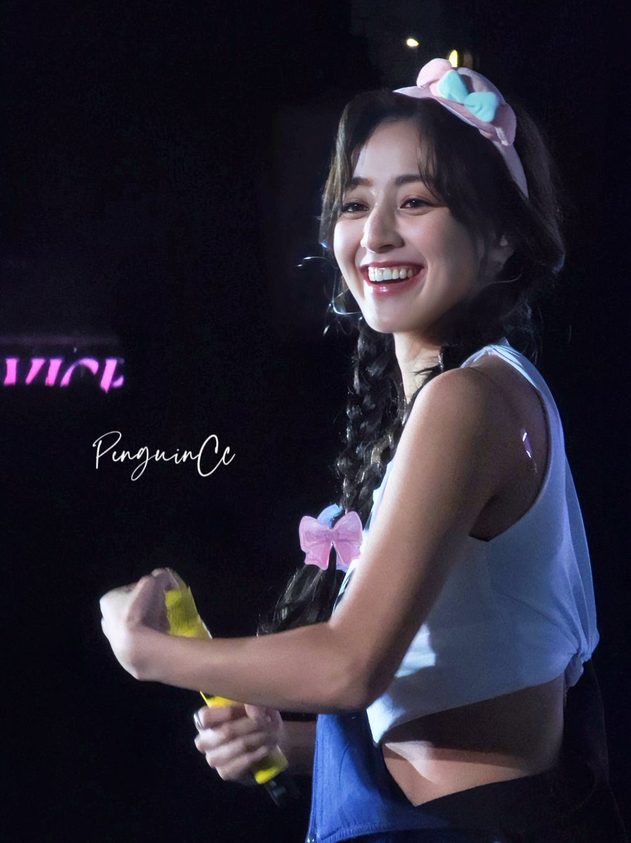 chadwickchen98's tweet photo. 💪💪

#TWICE #TWICE_5TH_WORLD_TOUR #트와이스 #READYTOBE_WORLDTOUR #JIHYO #박지효 #지효 https://t.co/jozpZ9GCxc