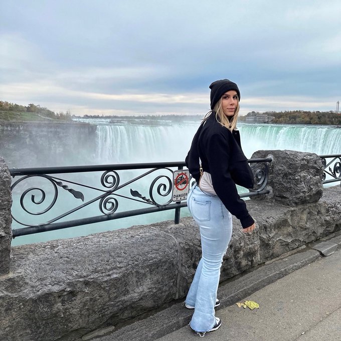 Went to see Niagara Falls for the first time yesterday 🤗 thoughts&hellip;cute, fun, majestic&hellip;go during the summer