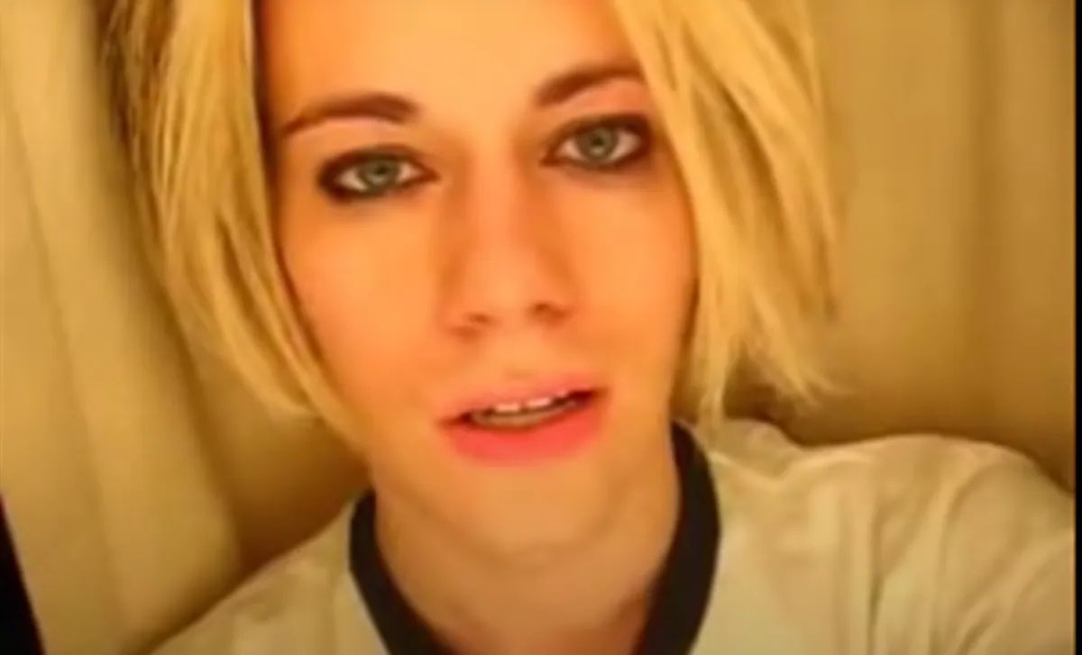 CinamonSluh's tweet photo. Lana Del Rey and her blonde bob era https://t.co/Wt8JfqVzcj