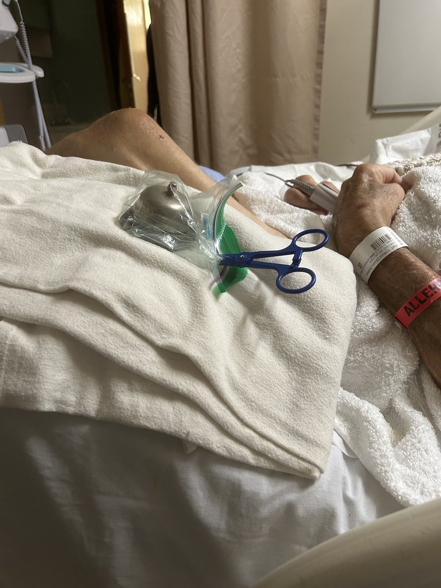 GraceHethe642's tweet photo. Took over 2 weeks to get my quadriplegic father an accessible call bell at Juravinski Hospital @HamHealthSci —- and now that he has one, it’s never in reach. DO BETTER. @fordnation @ONThealth @collegeofnurses @CTVNews #healthfailure #neglect https://t.co/eLU34wn4St