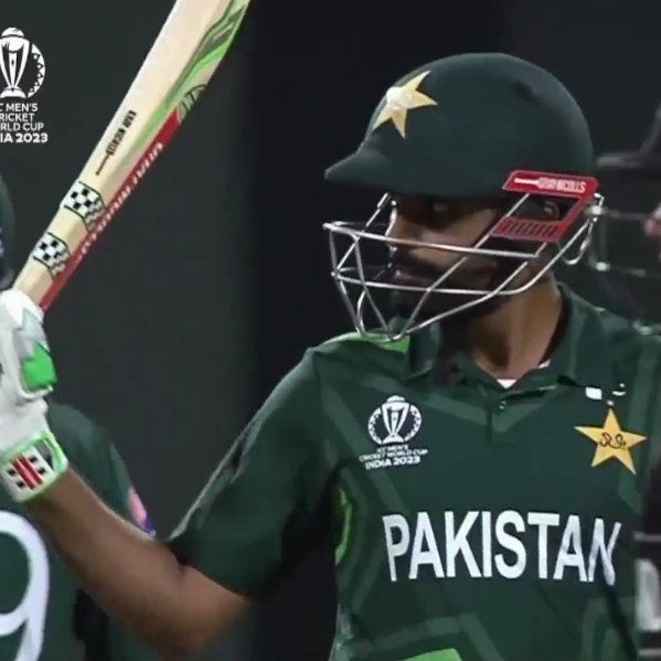 You all were criticising him for playing sensibly 🤡
He was calculating everything and when the time arrived, he also went for the big shots. Never doubt my king
#BabarAzam𓃵